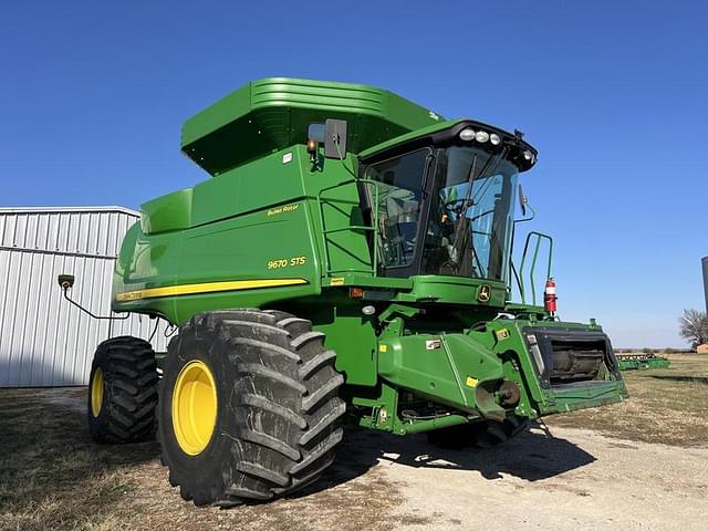 Image of John Deere 9670 STS equipment image 4