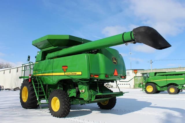 Image of John Deere 9670 STS equipment image 2