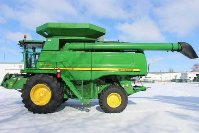 Image of John Deere 9670 STS equipment image 1