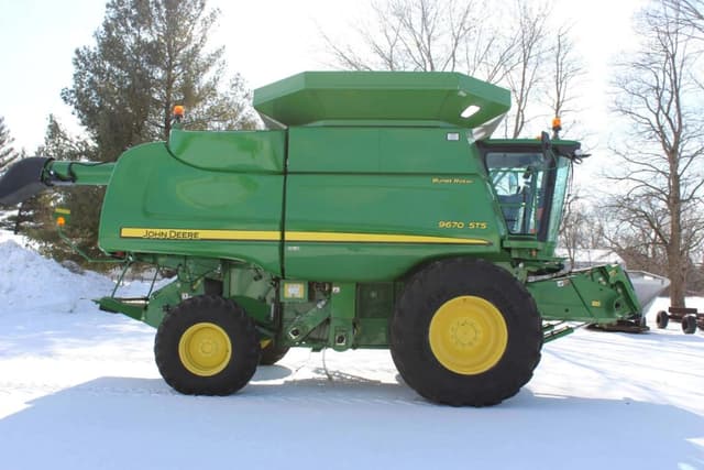 Image of John Deere 9670 STS equipment image 4