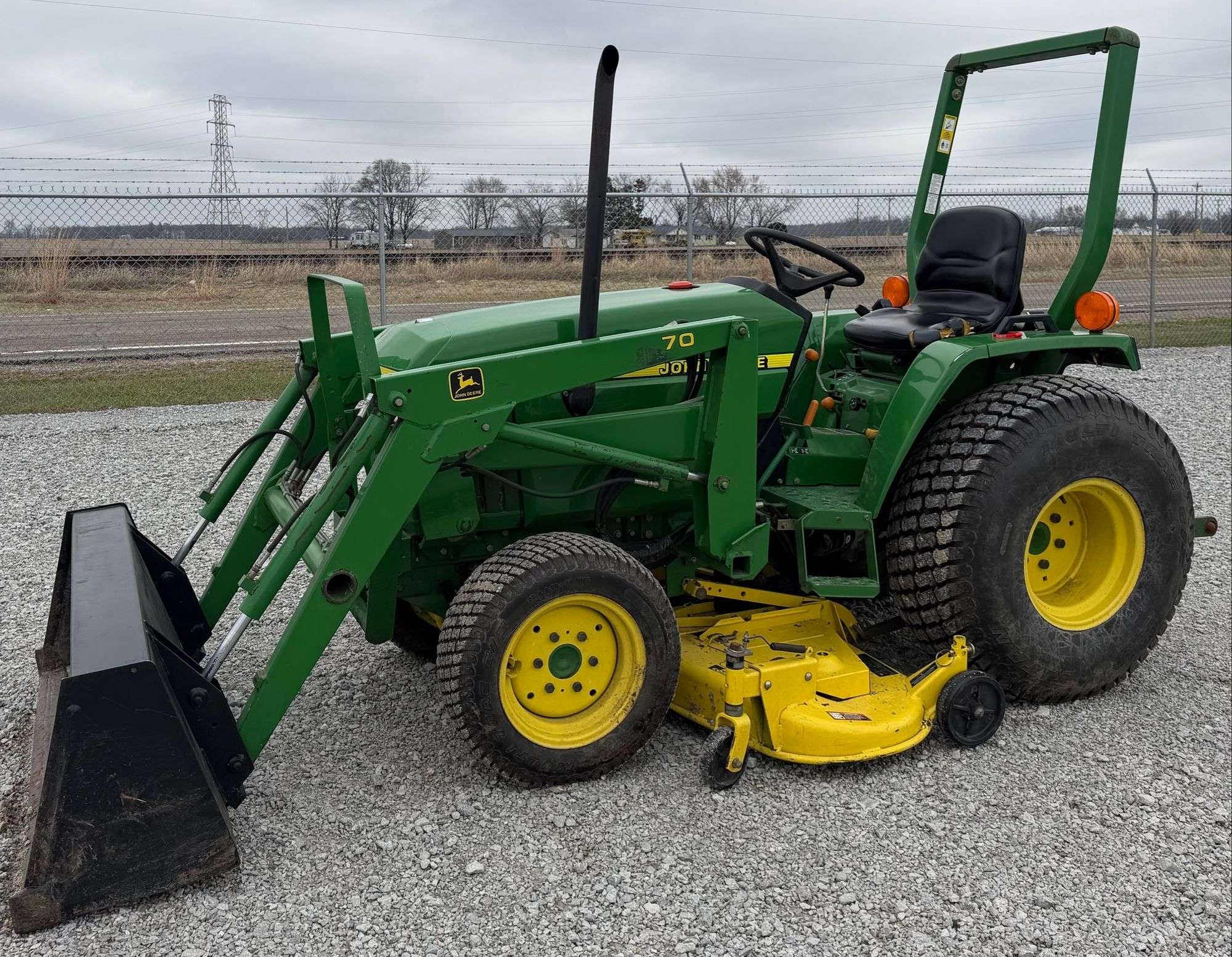 John Deere 970 Equipment Image0
