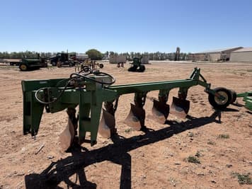 Main image John Deere 975