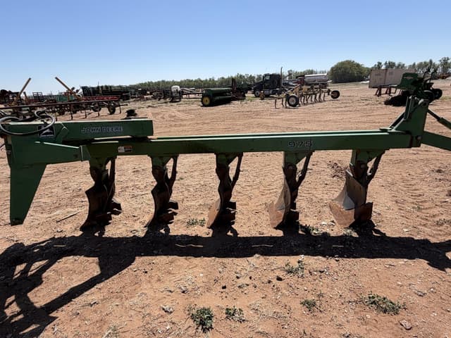 Image of John Deere 975 equipment image 2