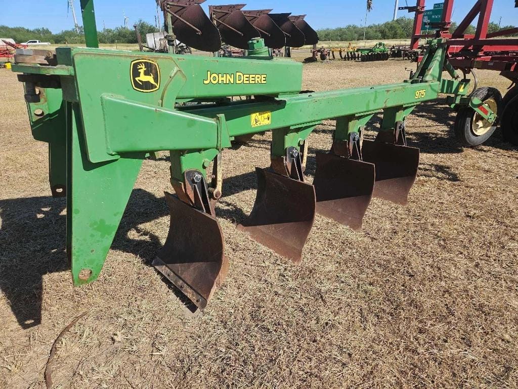 John Deere 975 Equipment Image0