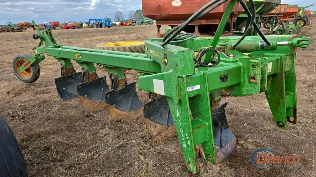 Image of John Deere 975 Primary image