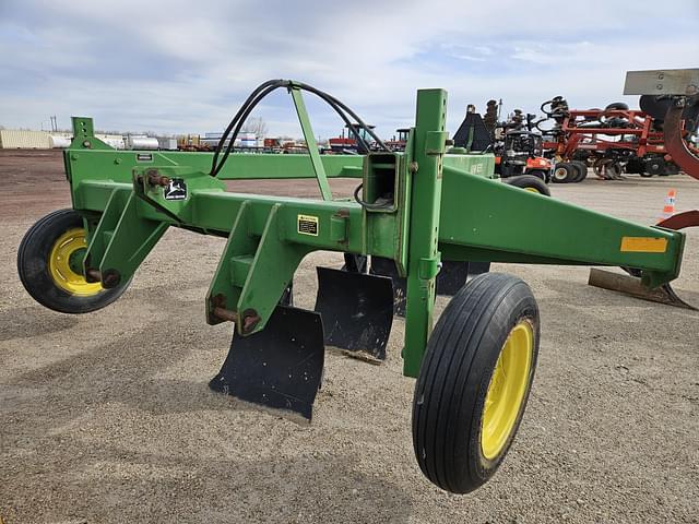 Image of John Deere 975 equipment image 1