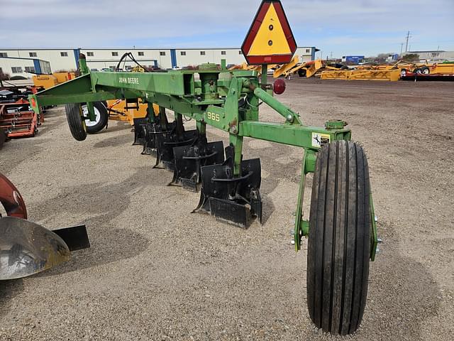 Image of John Deere 975 equipment image 2