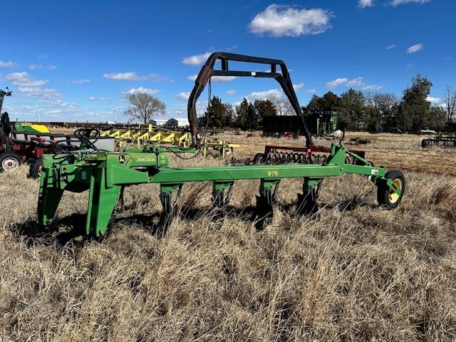 John Deere 975 Equipment Image0