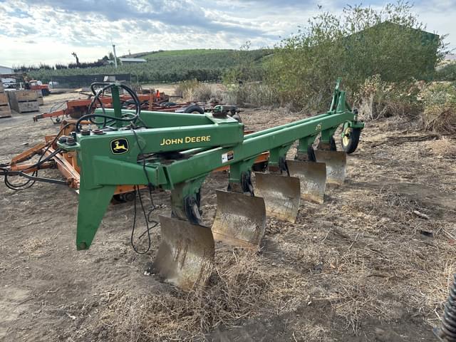 Image of John Deere 975 equipment image 2