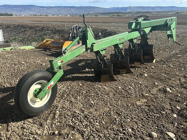 Image of John Deere 975 equipment image 4