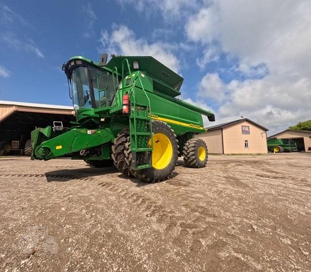 Image of John Deere 9750 STS Primary image