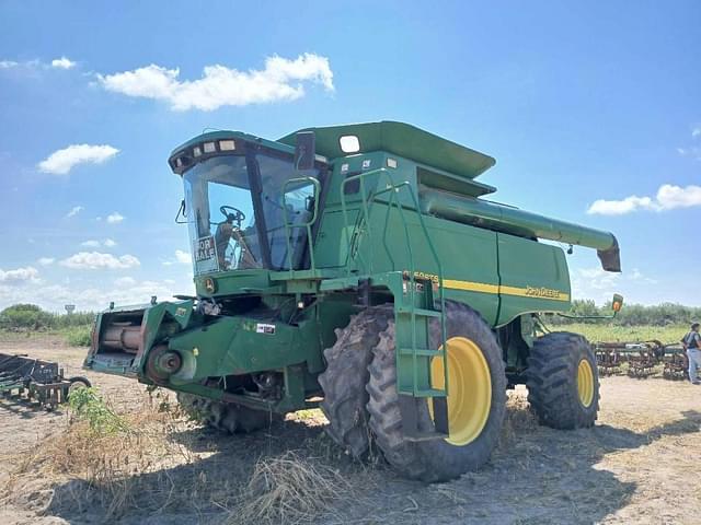 Image of John Deere 9750 STS equipment image 2