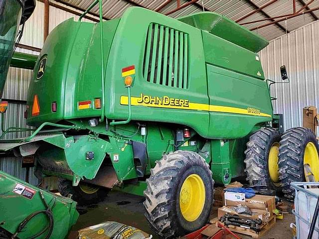 Image of John Deere 9750 STS equipment image 2