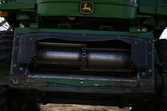 Image of John Deere 9760 STS equipment image 2