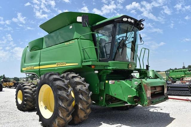 Image of John Deere 9760 STS equipment image 4