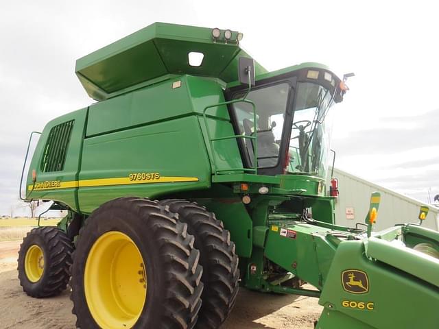 Image of John Deere 9760 STS equipment image 2