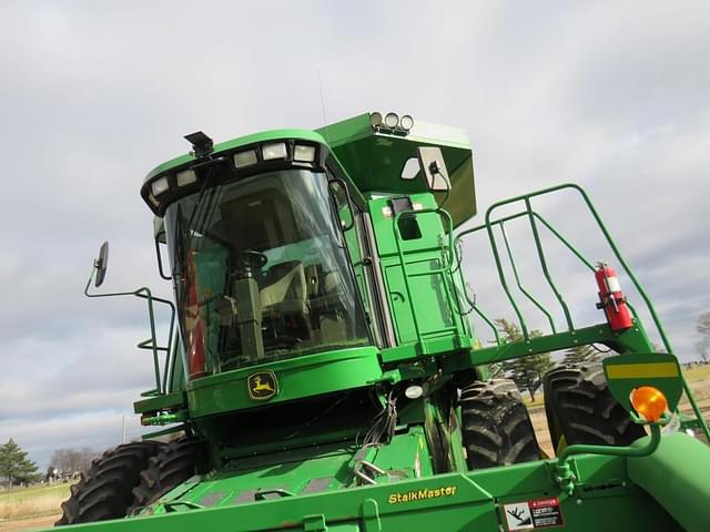 Image of John Deere 9760 STS equipment image 1