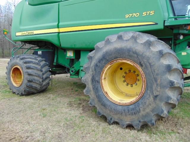 Image of John Deere 9770 STS equipment image 2