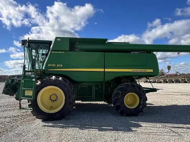 Image of John Deere 9770 STS equipment image 1