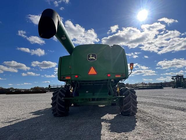 Image of John Deere 9770 STS equipment image 3