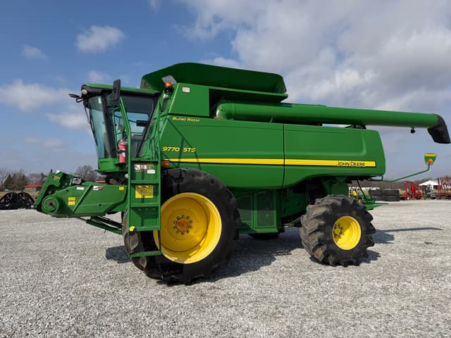 Image of John Deere 9770 STS equipment image 3