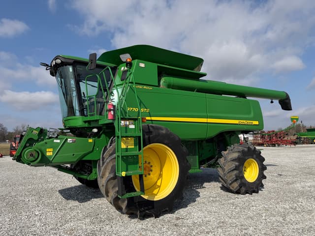 Image of John Deere 9770 STS equipment image 1