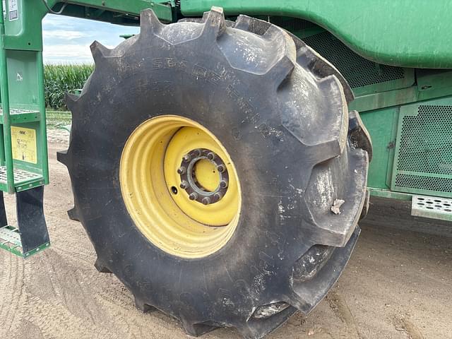 Image of John Deere 9770 STS equipment image 1
