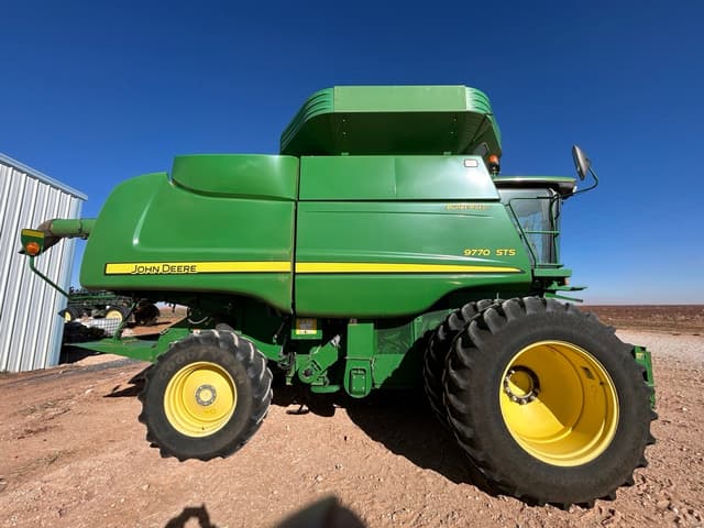 Image of John Deere 9770 STS equipment image 1