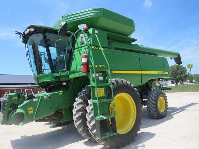 Image of John Deere 9770 STS equipment image 1