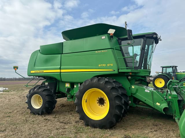 Image of John Deere 9770 STS equipment image 1