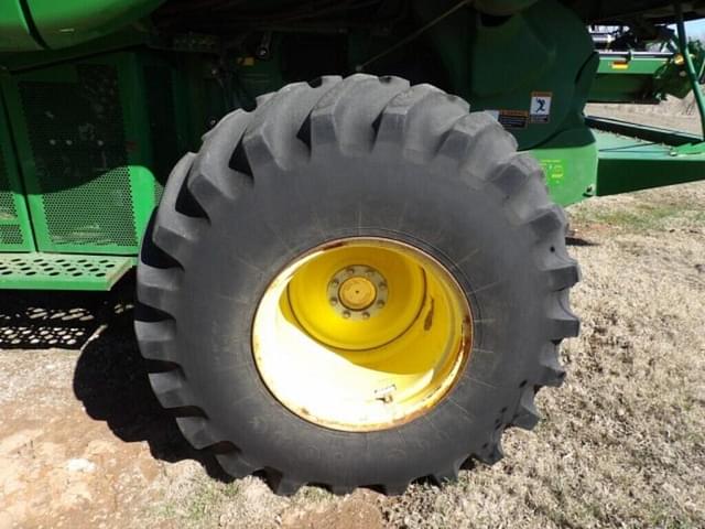 Image of John Deere 9770 STS equipment image 2