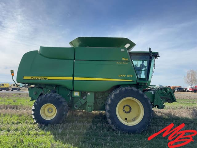 Image of John Deere 9770 STS equipment image 4