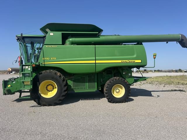 Image of John Deere 9770 STS equipment image 1