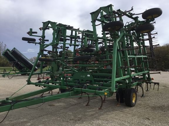 John Deere 985 Equipment Image0