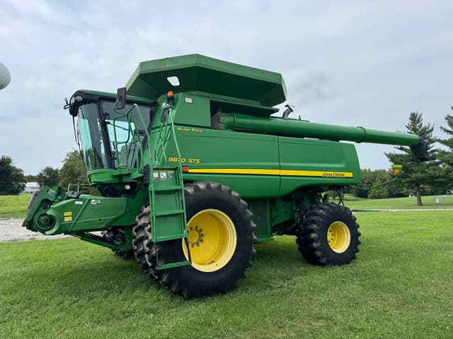 Image of John Deere 9870 STS equipment image 3