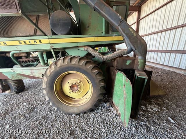 Image of John Deere 9910 equipment image 4