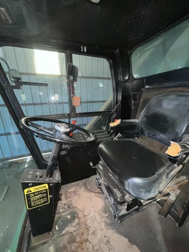 Image of John Deere 9910 equipment image 4