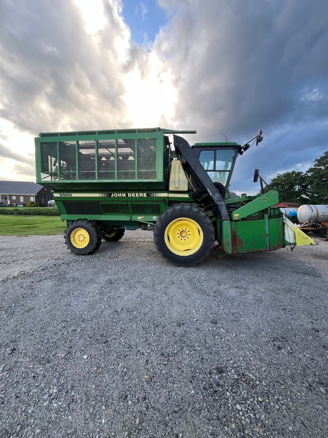Image of John Deere 9960 Primary image