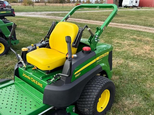 Image of John Deere 997 equipment image 2