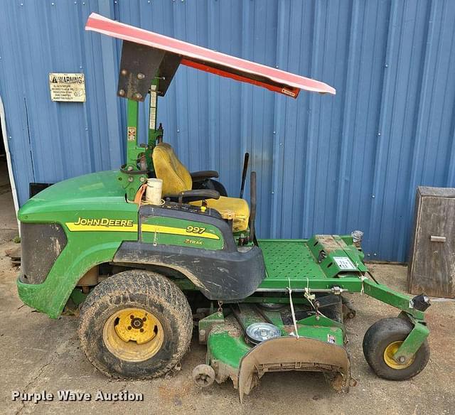 Image of John Deere 997 equipment image 2
