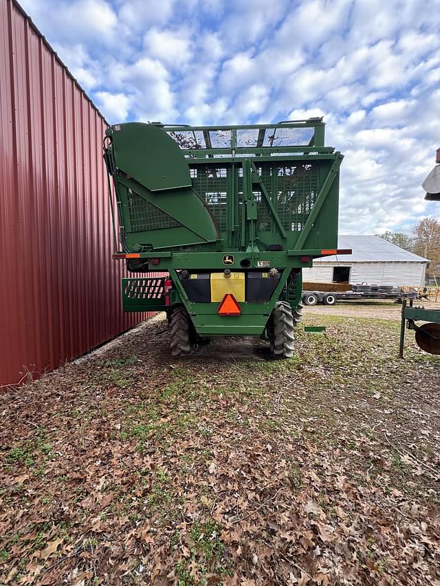 Image of John Deere 9996 equipment image 1