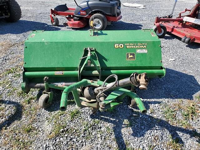 Image of John Deere 60 Heavy Duty Broom equipment image 3