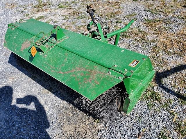 Image of John Deere 60 Heavy Duty Broom equipment image 1