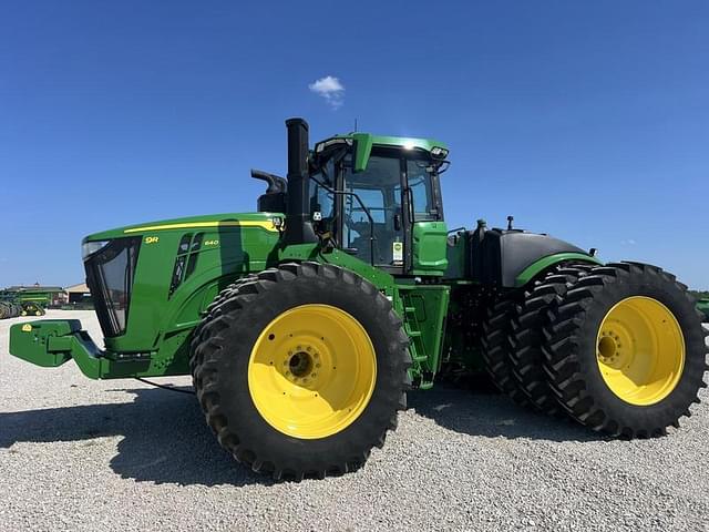 Image of John Deere 9R 640 equipment image 2