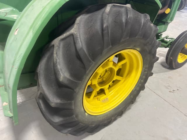 Image of John Deere A equipment image 4