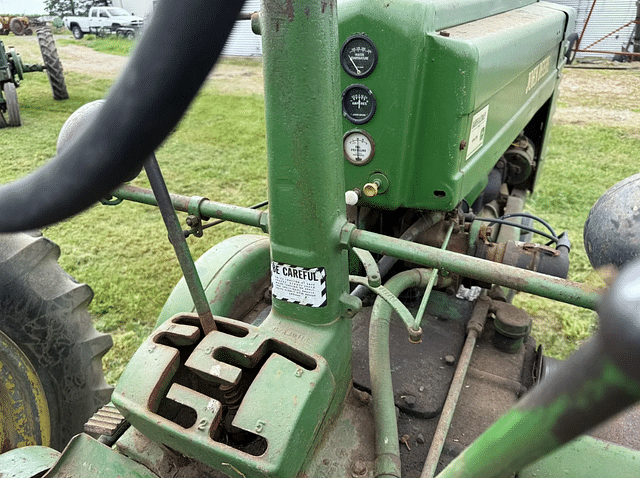 Image of John Deere A equipment image 4