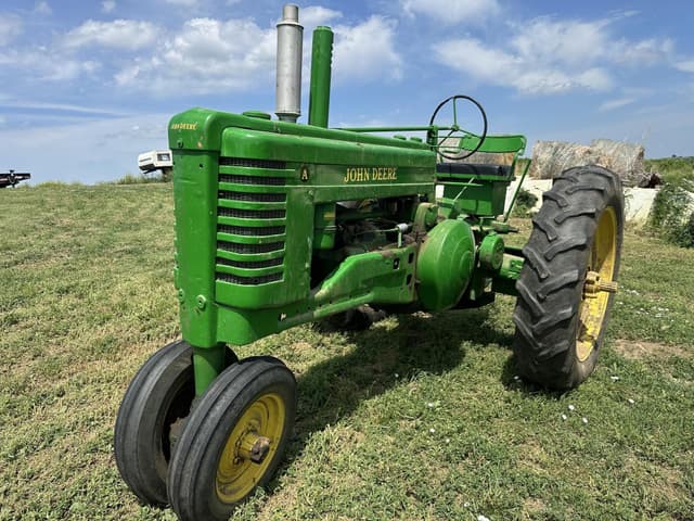 Image of John Deere A equipment image 1
