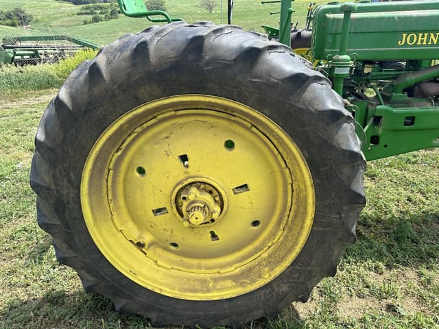 Image of John Deere A equipment image 4