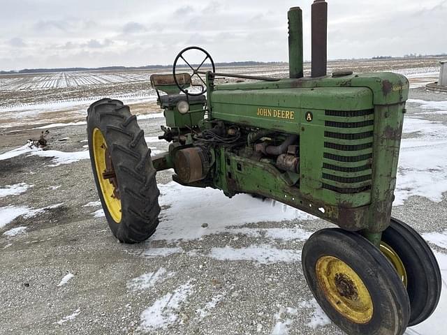 Image of John Deere A equipment image 4