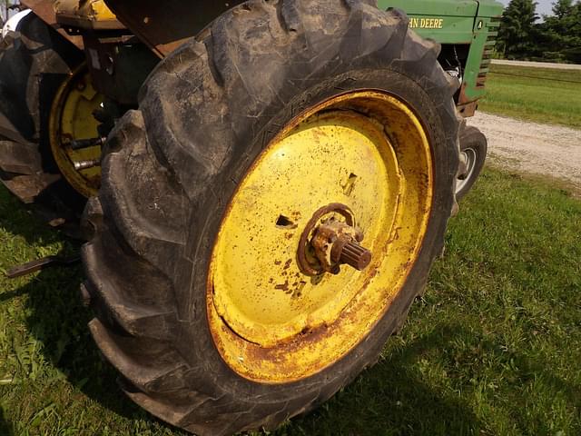 Image of John Deere A equipment image 3